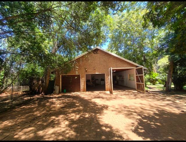 3.80HA FARM FOR SALE IN BOSCHFONTEIN AH